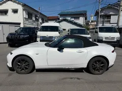 Mazda MX-5 (Roadster)