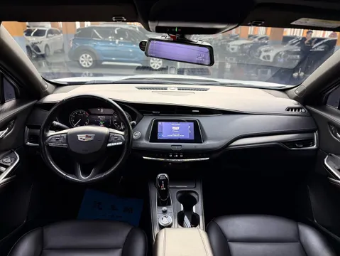 Cadillac XT4