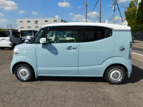 Honda N-BOX Slash
