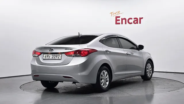 Hyundai Elantra (Avante)