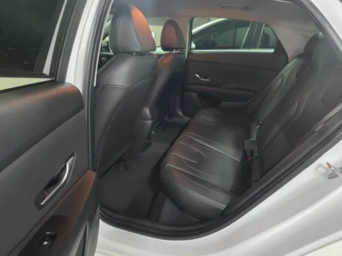 Hyundai Elantra (Avante)