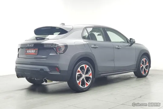 Lynk & Co 02
