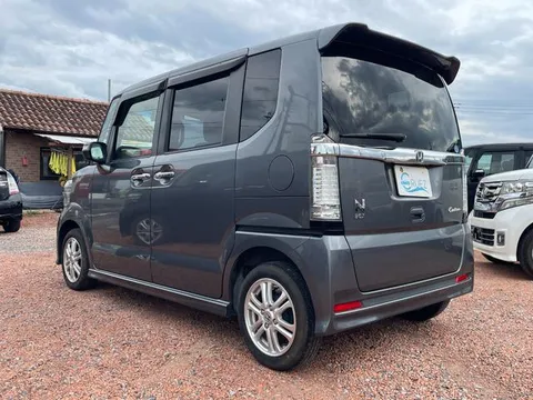 Honda N-BOX Custom