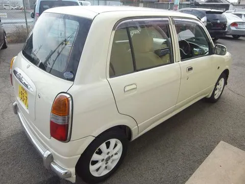 Daihatsu Mira Gino