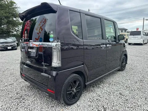 Honda N-BOX Custom