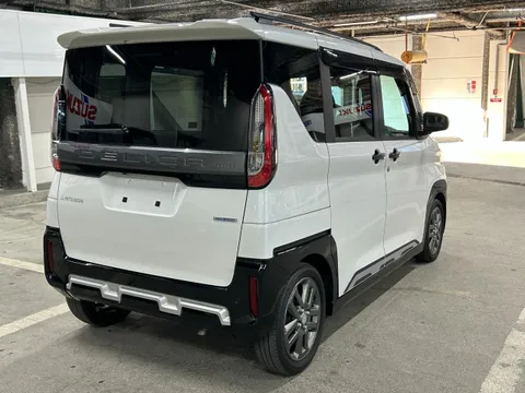 Mitsubishi Delica Mini