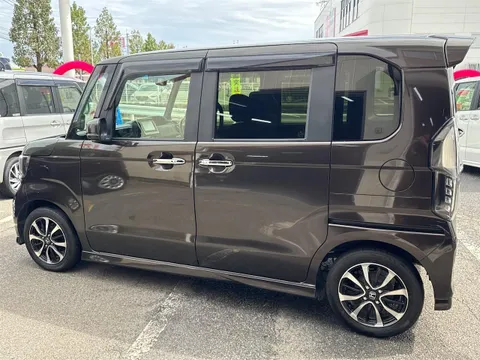 Honda N-BOX Custom