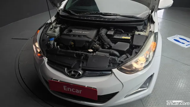 Hyundai Elantra (Avante)