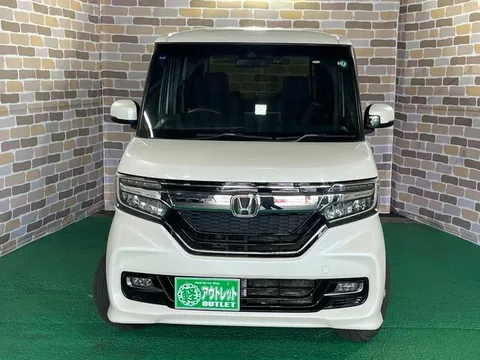 Honda N-BOX Custom