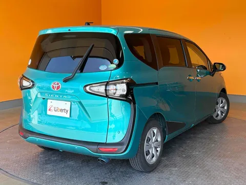 Toyota Sienta