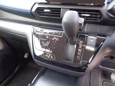 Mitsubishi eK X