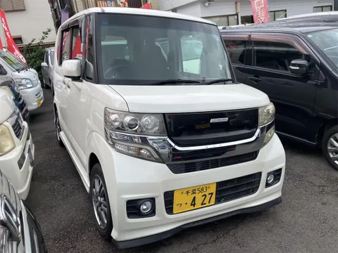 Honda N-BOX Custom