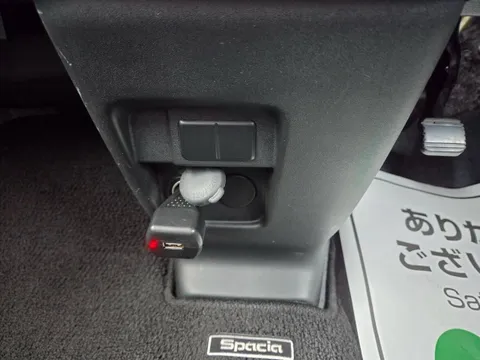 Suzuki Spacia