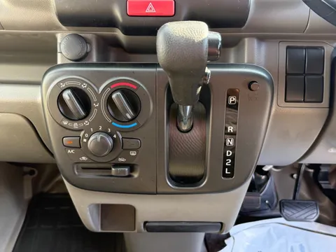 Mitsubishi Minicab Van