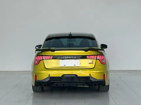 Lynk & Co 03