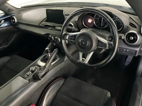 Mazda MX-5 (Roadster)