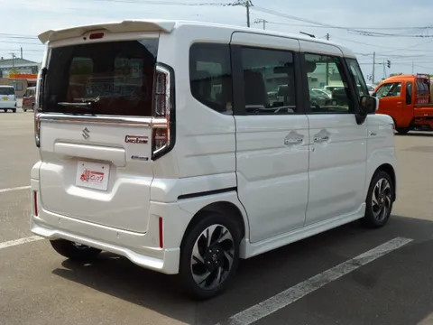Suzuki Spacia