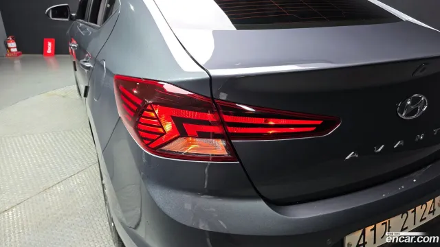Hyundai Elantra (Avante)