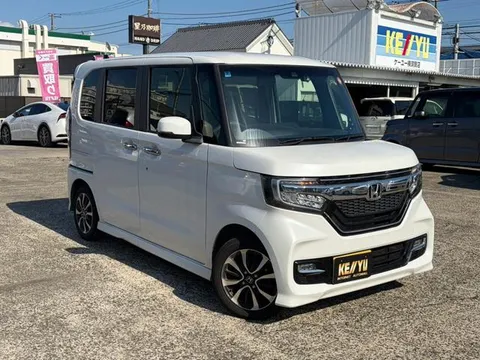 Honda N-BOX Custom