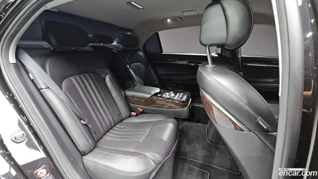 Genesis G90 (EQ900)