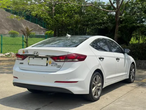 Hyundai Elantra (Avante)