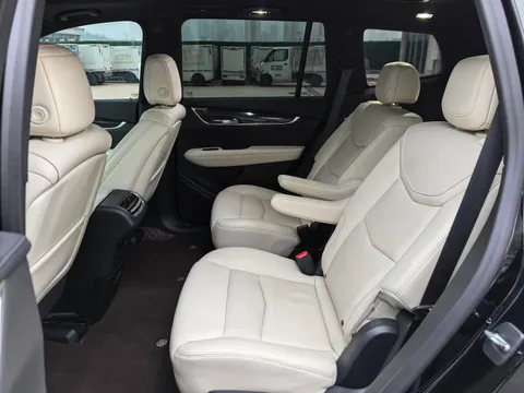 Cadillac XT6