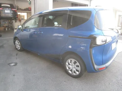 Toyota Sienta