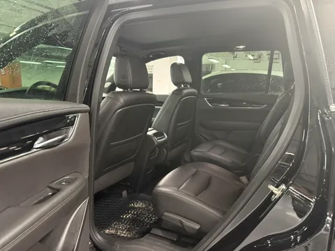 Cadillac XT6