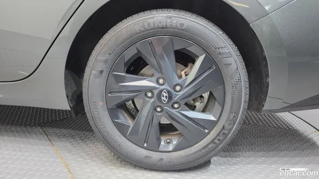 Hyundai Elantra (Avante)