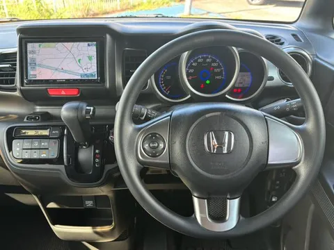 Honda N-BOX Slash