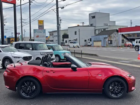 Mazda MX-5 (Roadster)