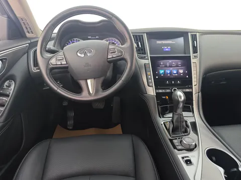 Infiniti Q50L