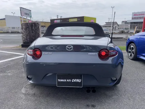Mazda MX-5 (Roadster)