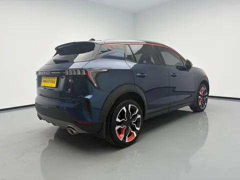 Lynk & Co 06