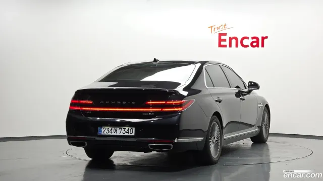 Genesis G90