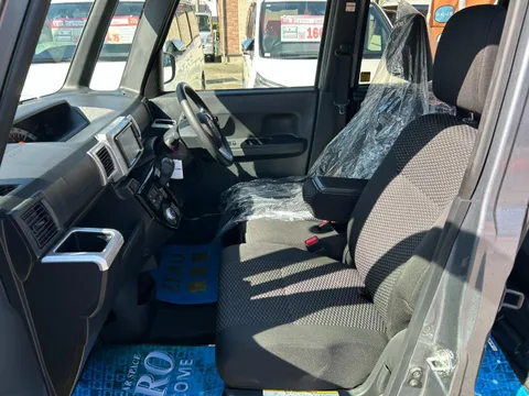 Toyota Pixis Mega