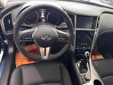 Infiniti Q50L