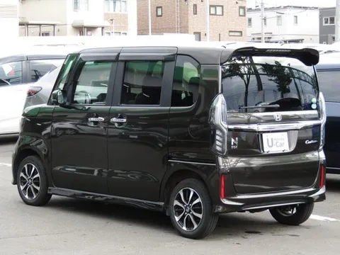 Honda N-BOX Custom