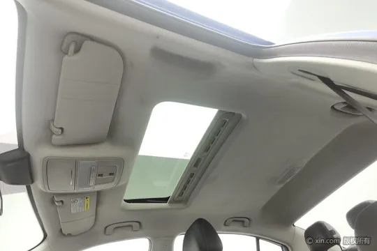 Roewe i5
