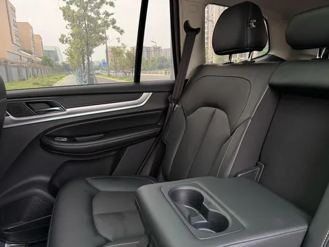 Roewe RX8