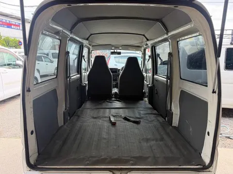 Nissan Clipper Van