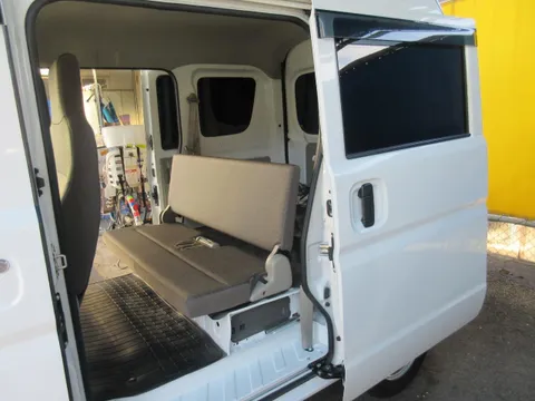 Mitsubishi Minicab Van