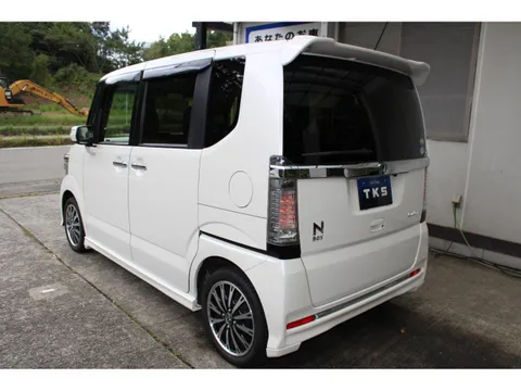 Honda N-BOX Custom