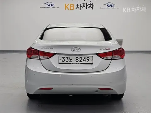 Hyundai Elantra (Avante)