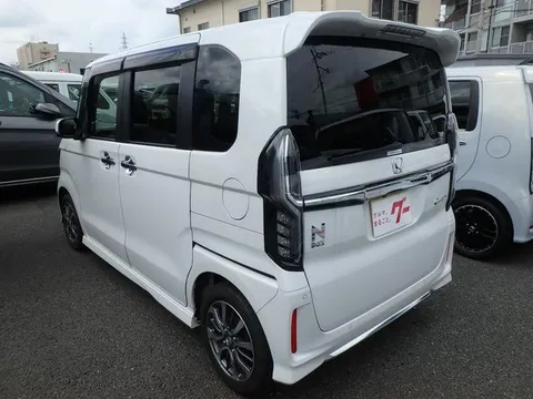 Honda N-BOX Custom