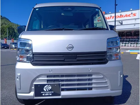 Nissan Clipper Van