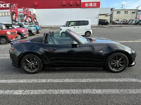 Mazda MX-5 (Roadster)