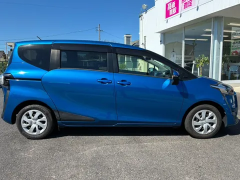 Toyota Sienta