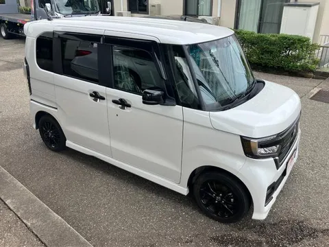 Honda N-BOX Custom