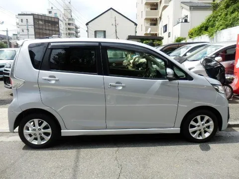 Mitsubishi eK Custom